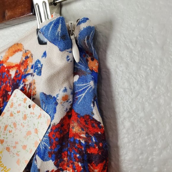 Free People Floral Print Shorts Red and Blue Size 6 - Picture 9 of 12